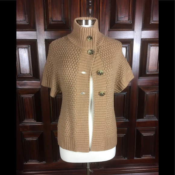 Banana Republic Sweaters - Bananas Republic short sleeve Cardigan